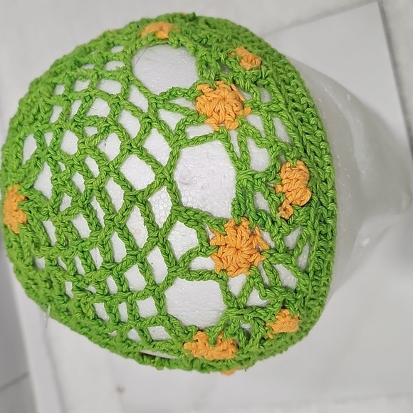 Free People Open Knit Crochet Skull Cap Beanie Hat Green w Orange Flowers - Picture 8 of 10